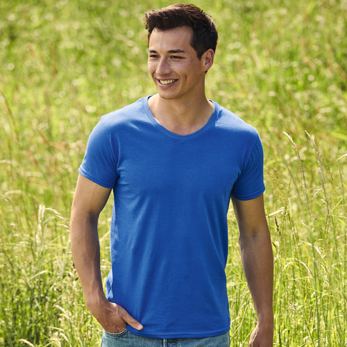 Farbiges T-Shirt Iconic V-Neck von Fruit Of The Loom für Erwachsene Personalisiert