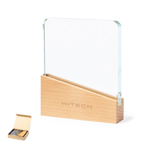 Gedenktafel aus dickem und widerstandsfähigem Glas mit einer Basis aus Naturholz - Vertu Personalisiert