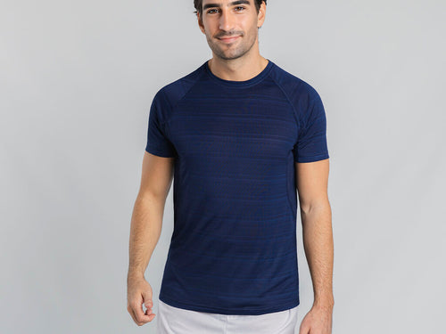 Technisches Unisex-T-Shirt mit originellem Streifendesign in Kombination mit atmungsaktivem mikroperforiertem Gewebe an Achseln und Seiten - Kannur Personalisiert