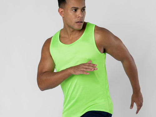 Tanktop aus technischem Micro-Mesh-Gewebe, entwickelt, um die Feuchtigkeit aus dem Kleidungsstück durch die Cool Dry-Funktion abzuführen und die Haut während der Aktivität trocken und kühl zu halten - Jackson...