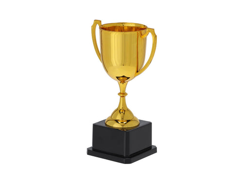 Trophäe mit elegantem glänzendem Finish in Gold, entworfen mit großen Griffen und einer schwarzen Basis für einen auffälligen Touch - Nynor Personalisiert