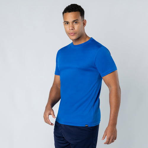 Tecnic T-Shirt für Erwachsene aus atmungsaktivem RPET-Material 135g/m2, das aus recycelten Kunststoffmaterialien gewonnen wird, um die Wiederverwendung von Kunststoffresten zu fördern und zur Nachhaltigkeit der Erde...